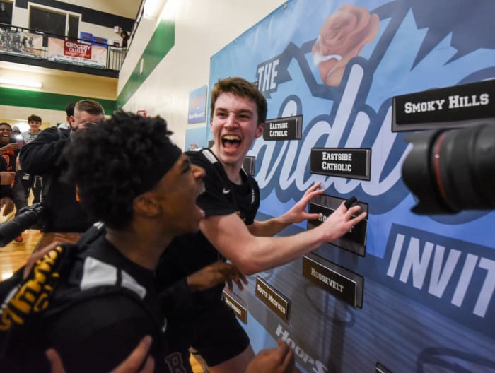 a Roosevelt vs Eastside Catholic boys basketball The Hardwood Invite final Portland Oregon December 20 2023 Taylor Balkom 69
